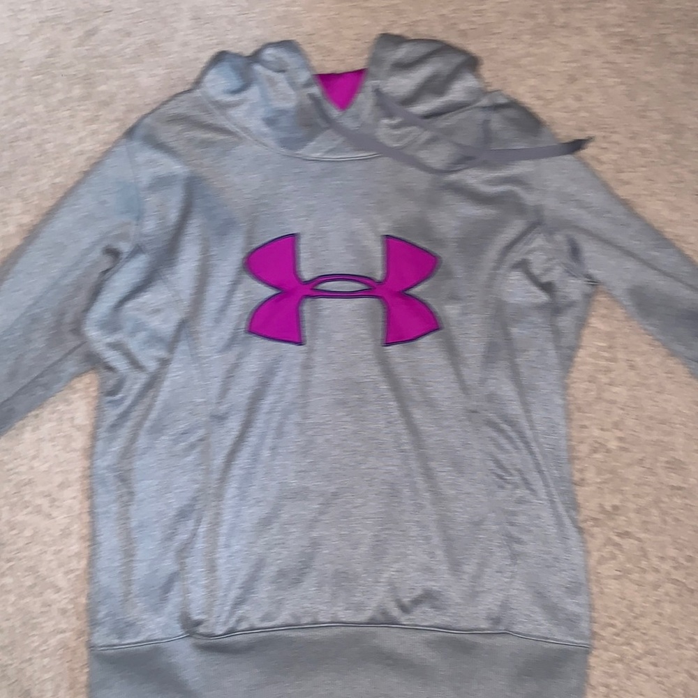 Women’s Under Armour sweatshirt